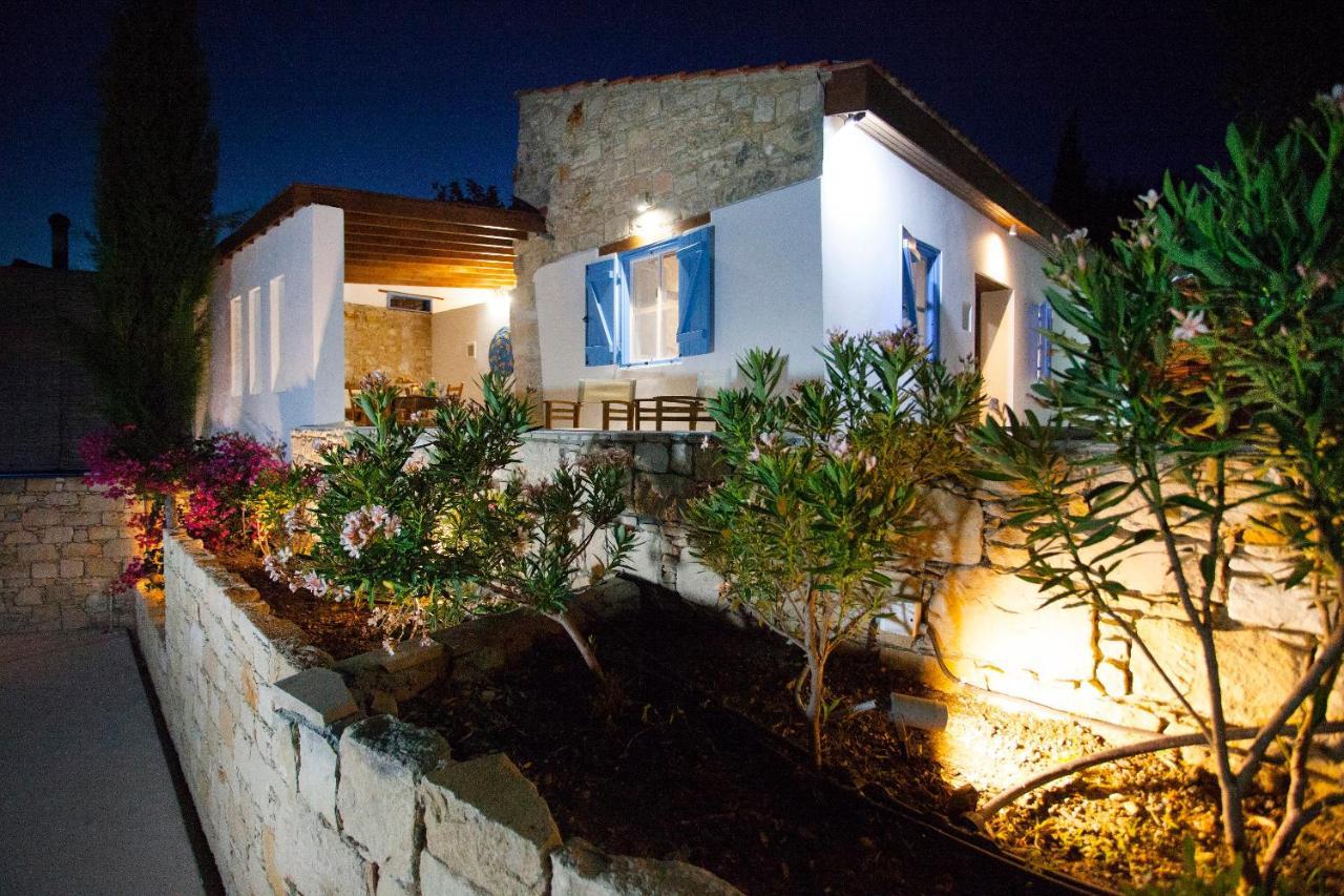 Gasthaus Cecilias Courtyard Malya Exterior foto
