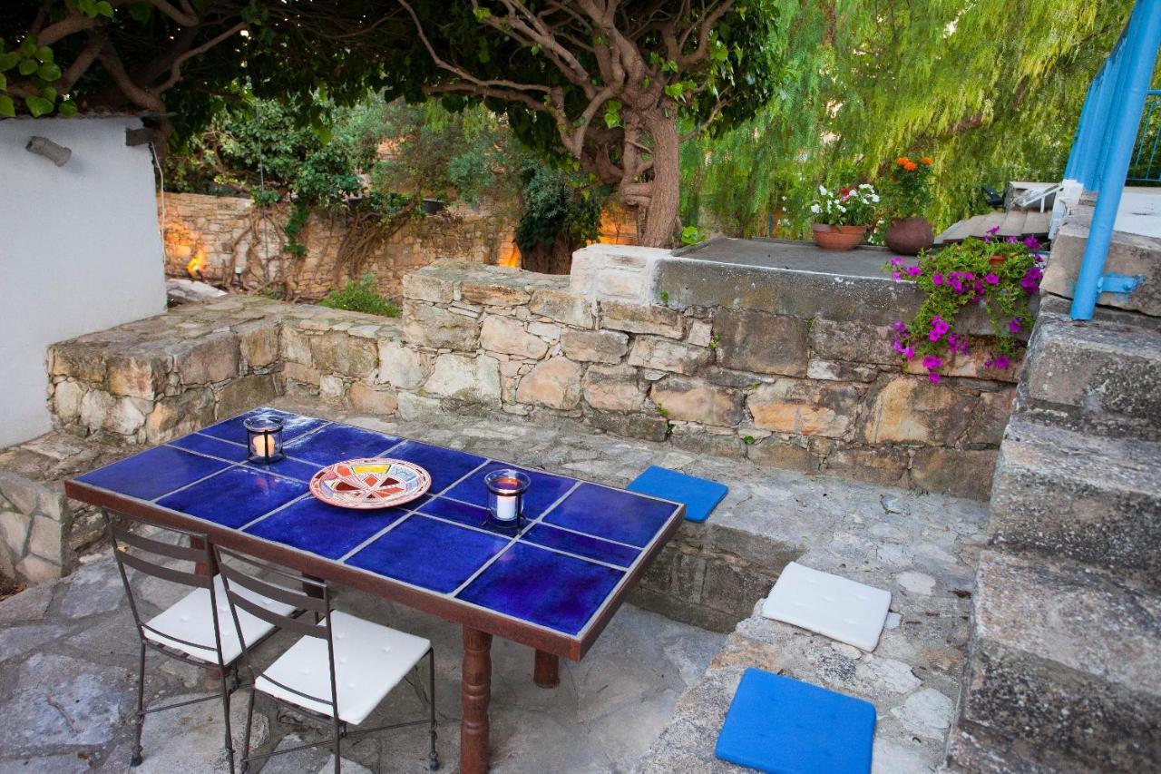 Gasthaus Cecilias Courtyard Malya Exterior foto