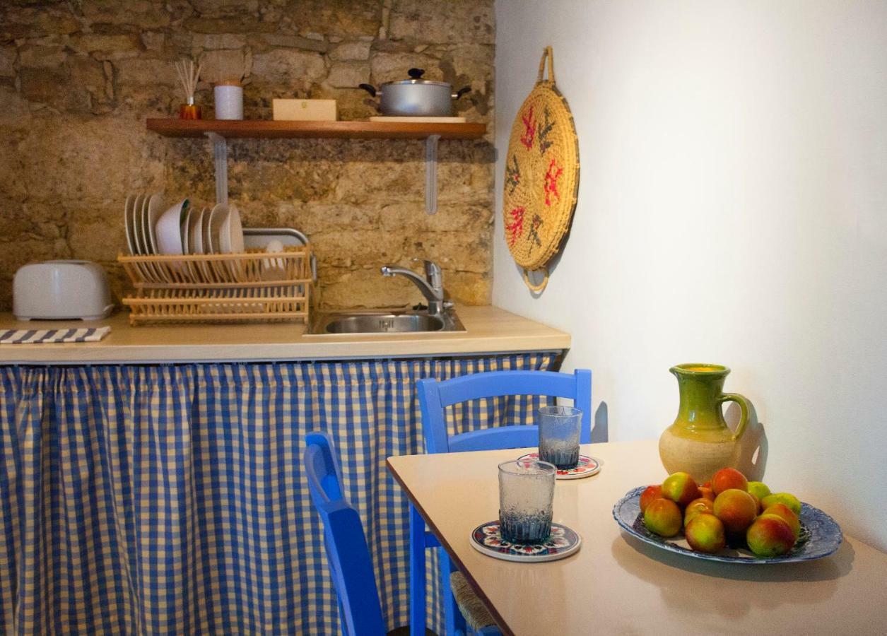Gasthaus Cecilias Courtyard Malya Exterior foto