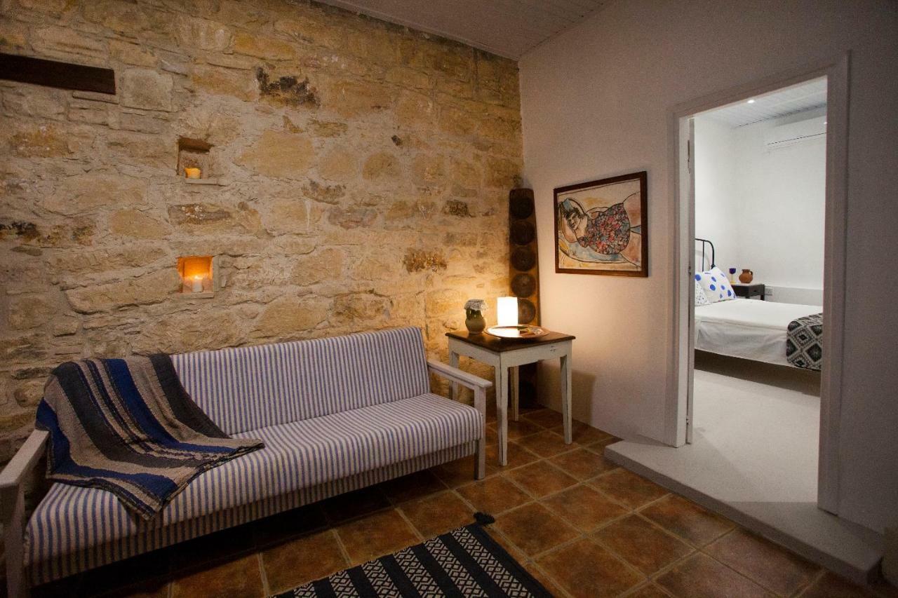 Gasthaus Cecilias Courtyard Malya Exterior foto