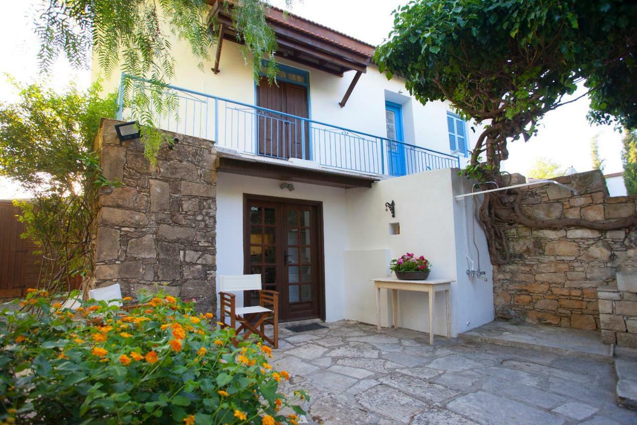 Gasthaus Cecilias Courtyard Malya Exterior foto